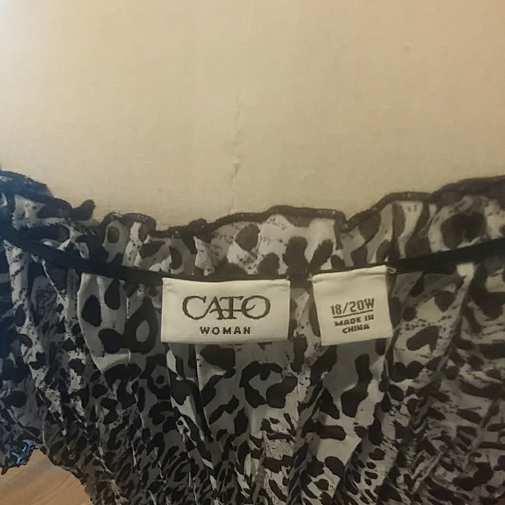 Casual, leopard print shirt. - Picture 3 of 4